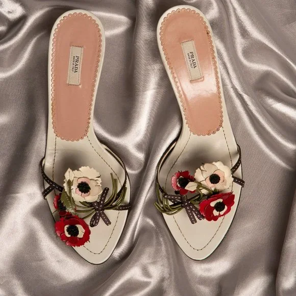 Very Rare PRADA White Florals Sandals - Picture 7 of 9